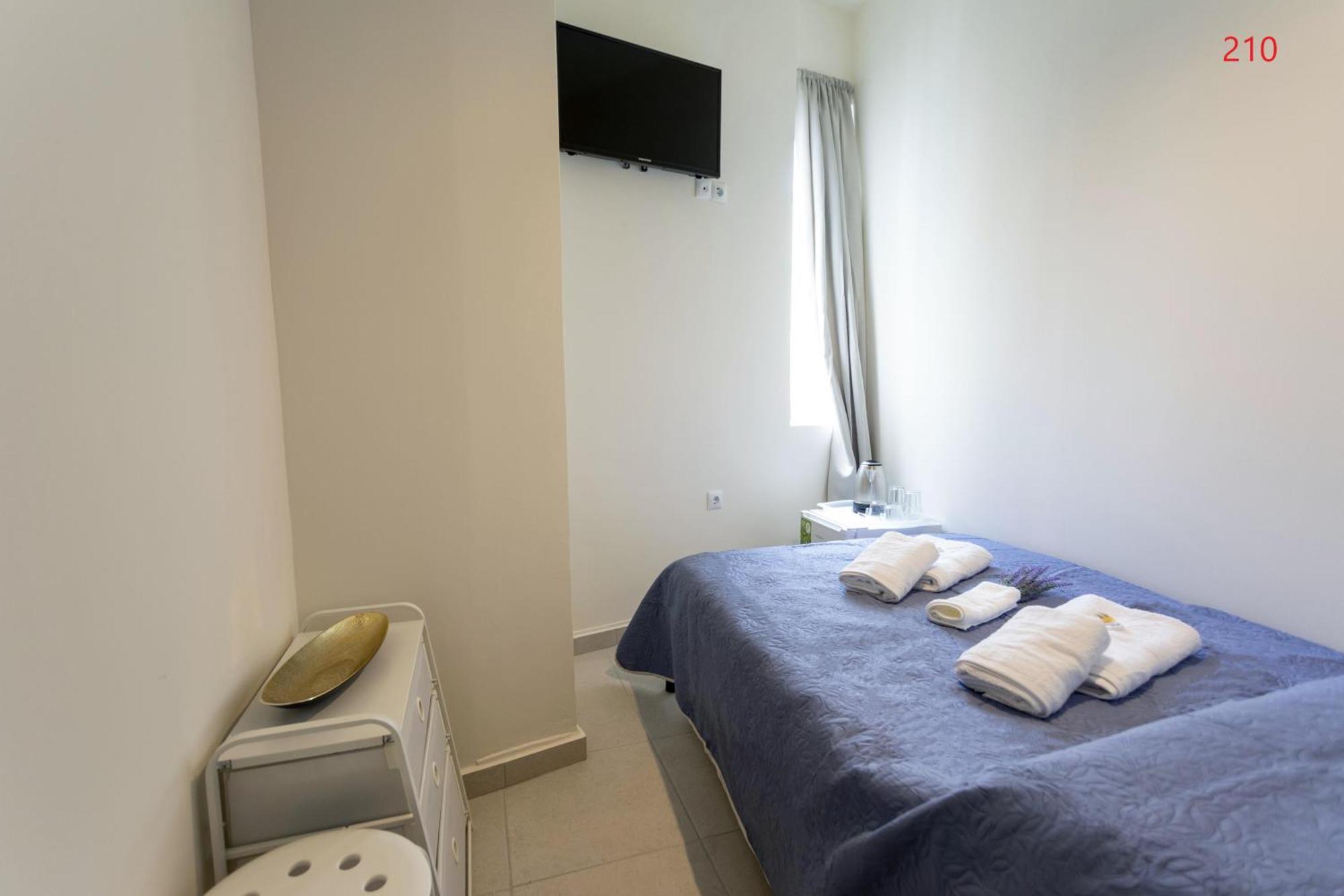 Athens Commercial Екстериор снимка