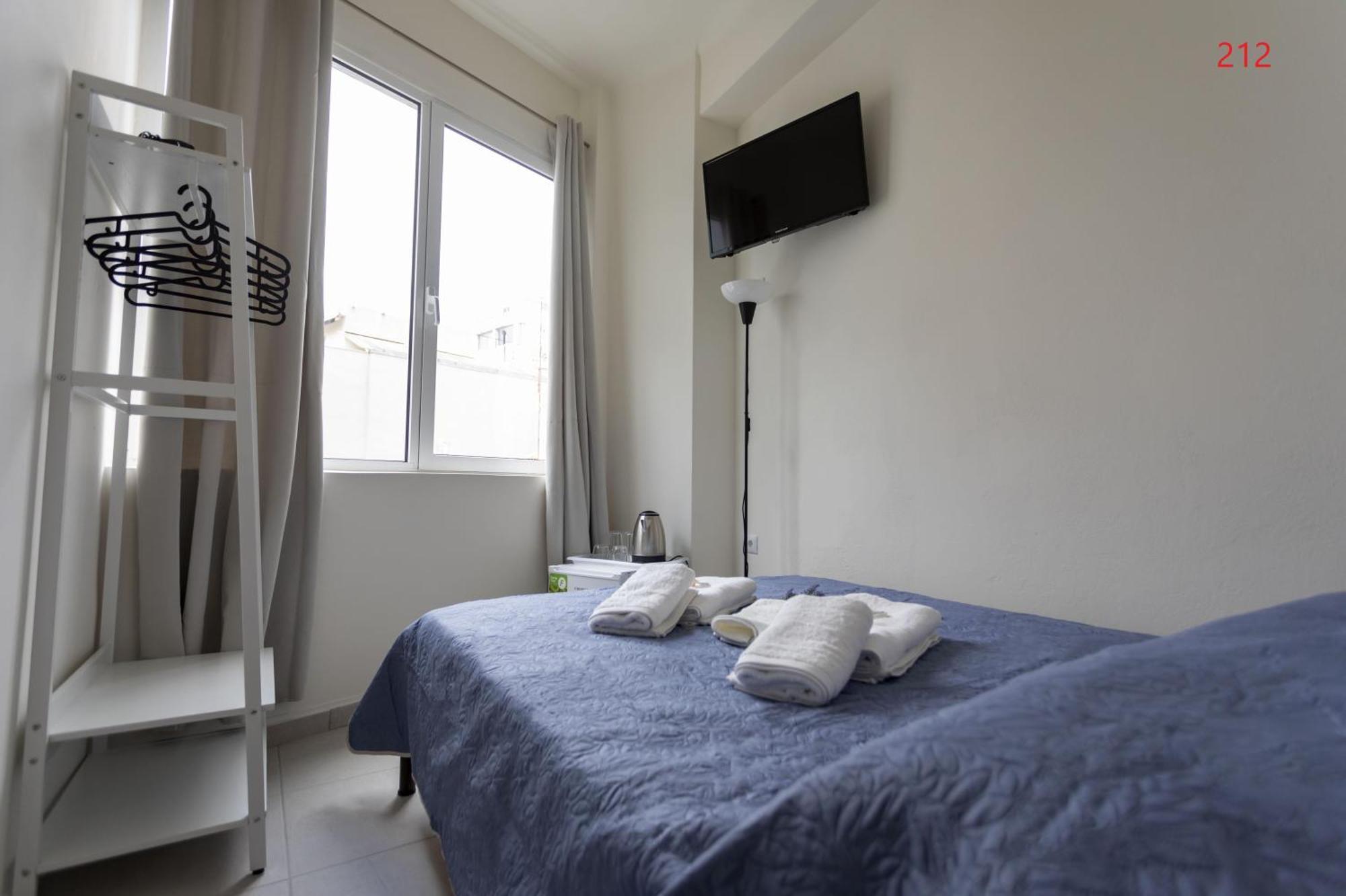 Athens Commercial Екстериор снимка