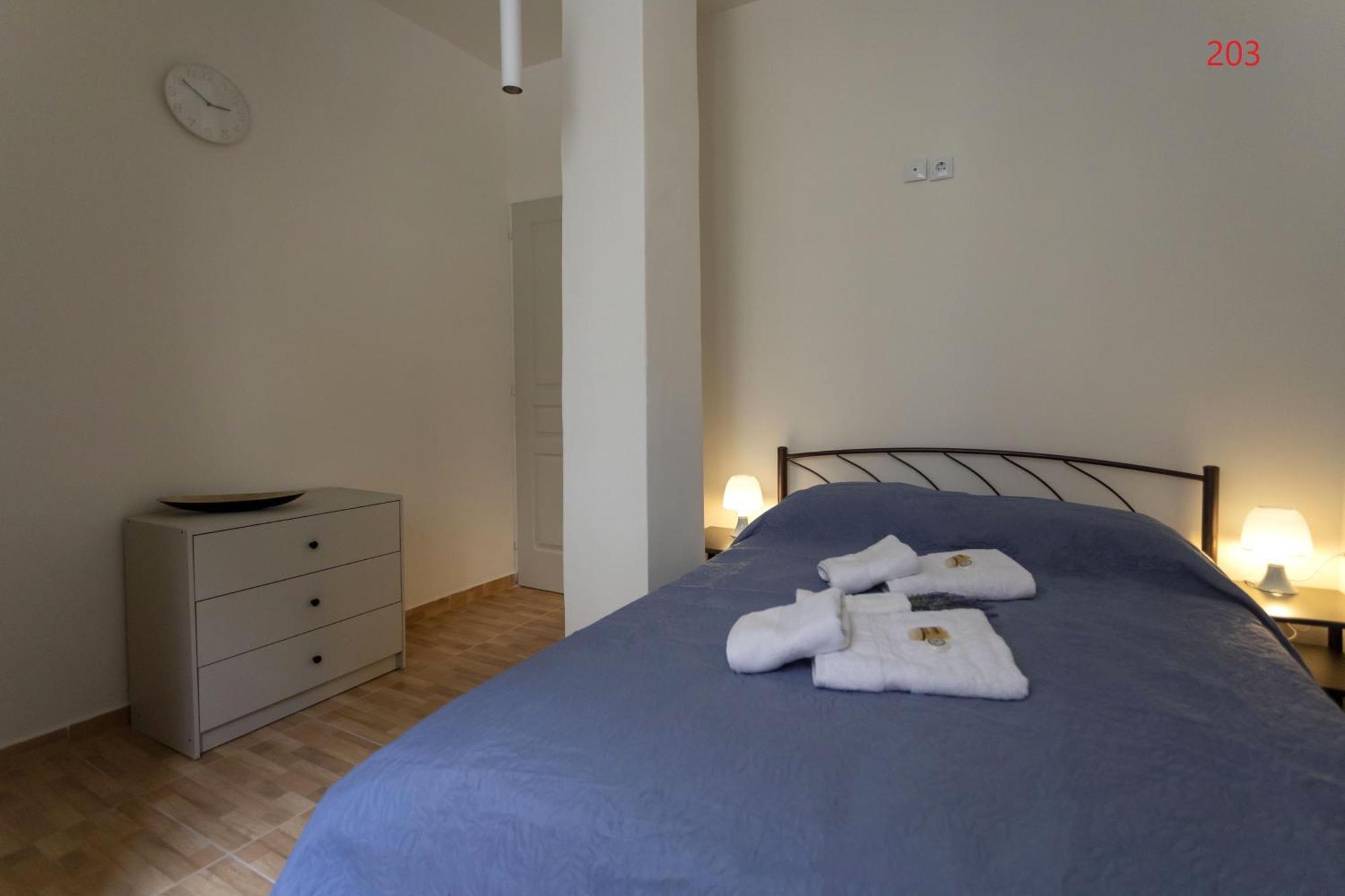 Athens Commercial Екстериор снимка