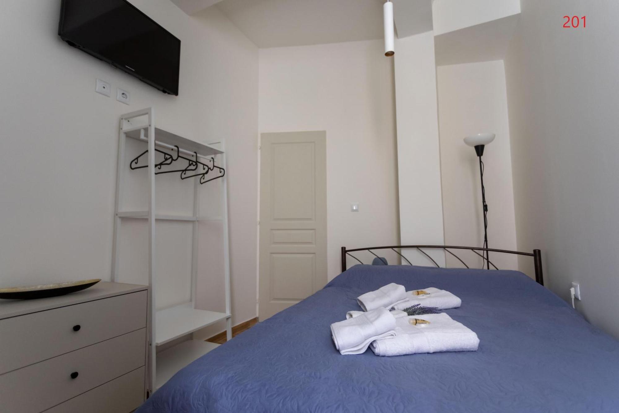 Athens Commercial Екстериор снимка