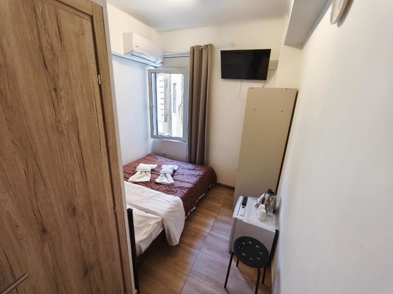 Athens Commercial Екстериор снимка